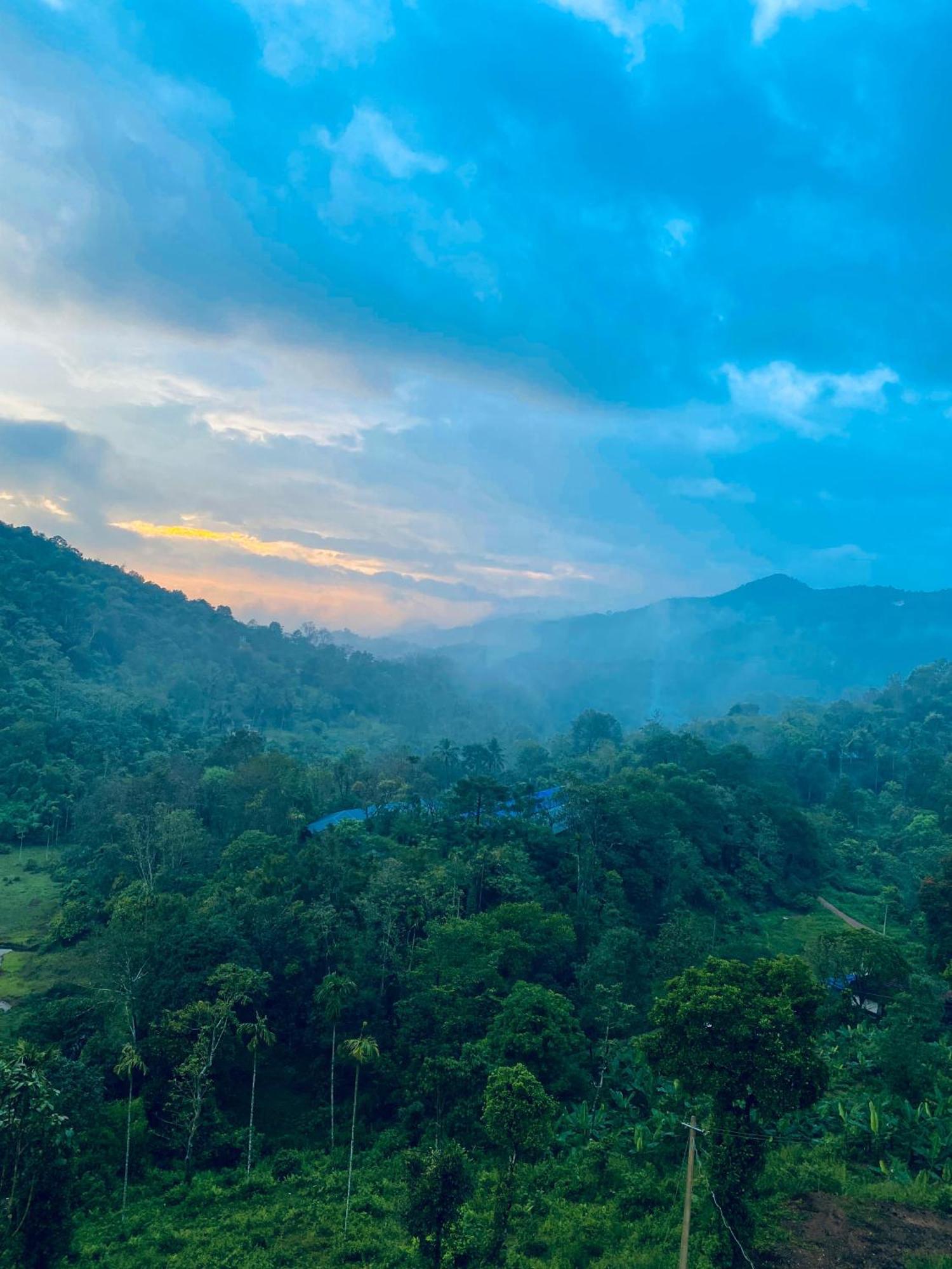 Misty Hideout Bed and Breakfast Kakkadampoyil Exterior foto