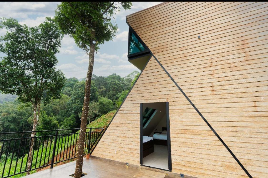 Misty Hideout Bed and Breakfast Kakkadampoyil Exterior foto